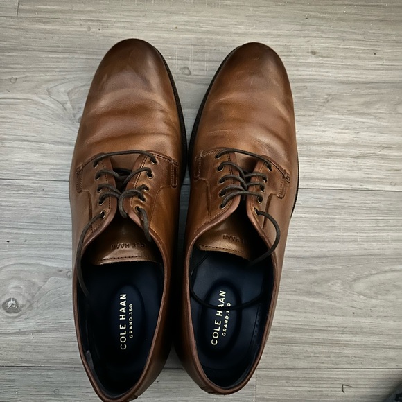 Colehaan Men’s Oxfords - Picture 3 of 5